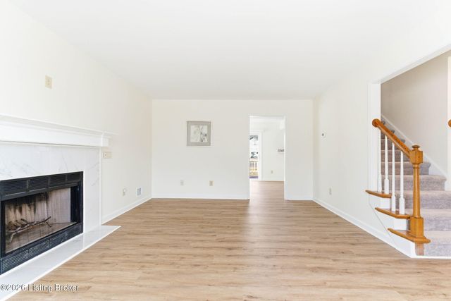 4653 Shenandoah Dr, Louisville, KY 40241