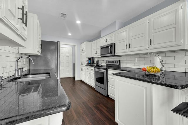 9612 Park Highlands Drive, Dallas, TX 75238