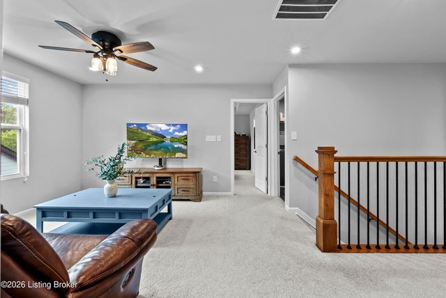 4629 Golden Eagle Dr, Louisville, KY 40245