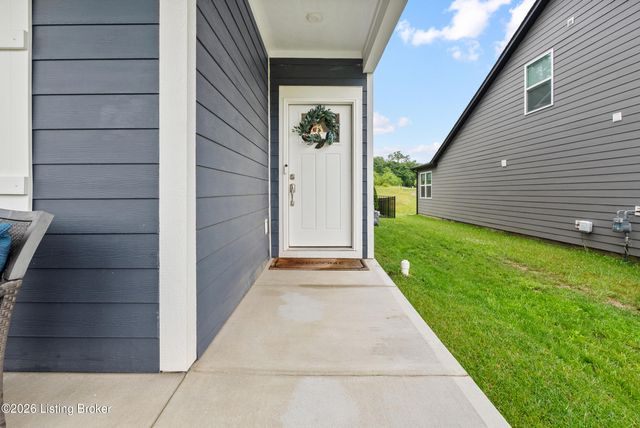 4629 Golden Eagle Dr, Louisville, KY 40245