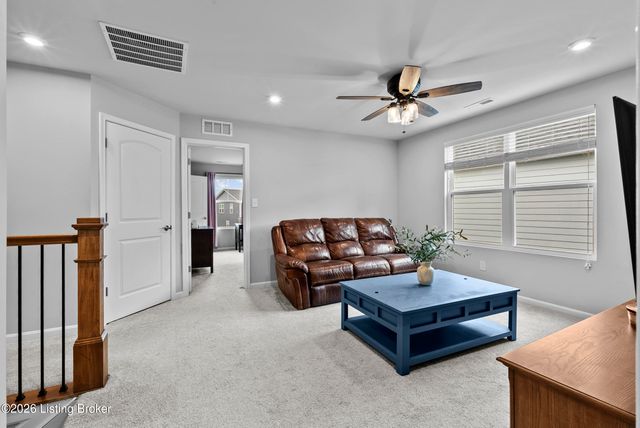 4629 Golden Eagle Dr, Louisville, KY 40245