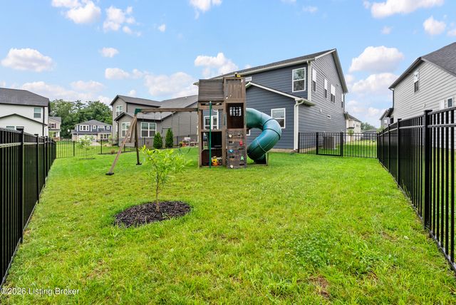 4629 Golden Eagle Dr, Louisville, KY 40245