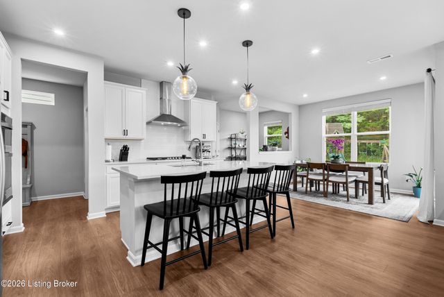4629 Golden Eagle Dr, Louisville, KY 40245