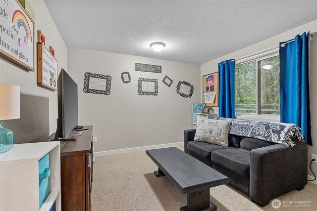 1991 Karen Road, Oak Harbor, WA 98277