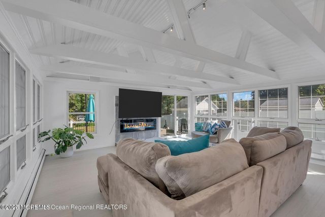 373 W Park Avenue, Oakhurst, NJ 07755