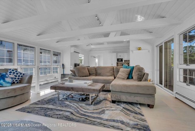 373 W Park Avenue, Oakhurst, NJ 07755