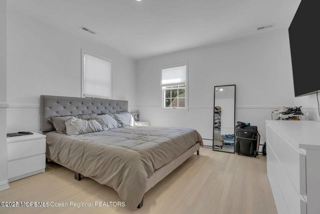 373 W Park Avenue, Oakhurst, NJ 07755