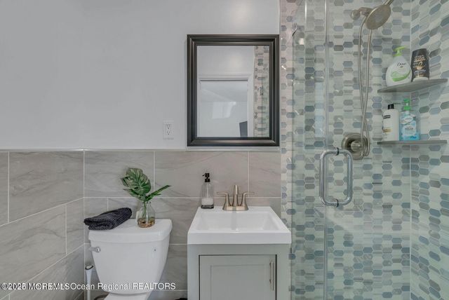 373 W Park Avenue, Oakhurst, NJ 07755