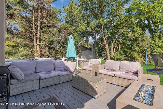 373 W Park Avenue, Oakhurst, NJ 07755