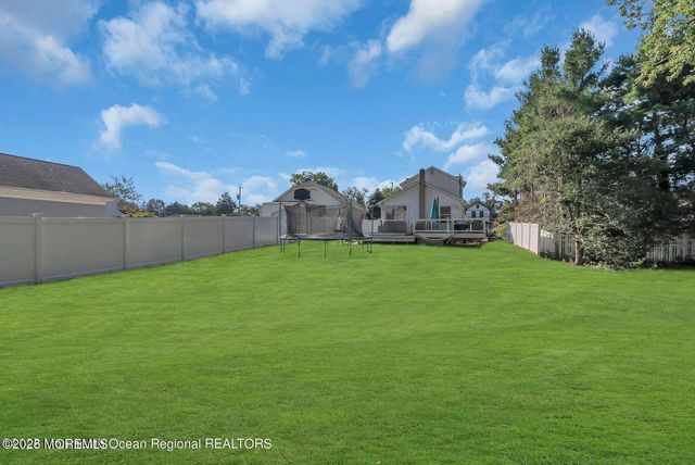 373 W Park Avenue, Oakhurst, NJ 07755