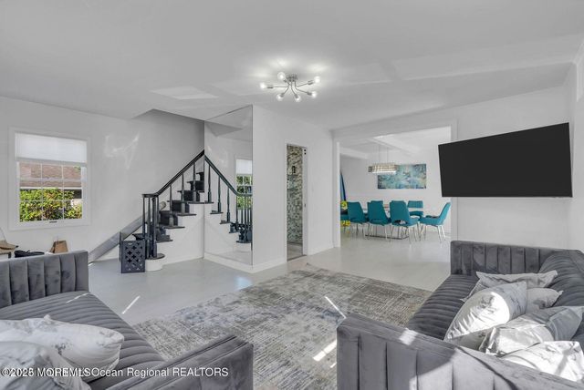 373 W Park Avenue, Oakhurst, NJ 07755