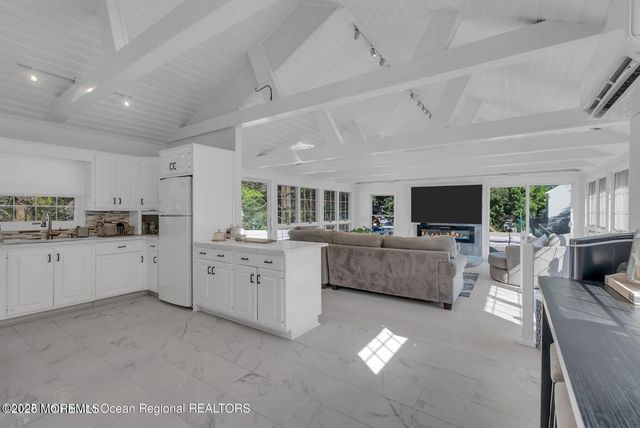 373 W Park Avenue, Oakhurst, NJ 07755