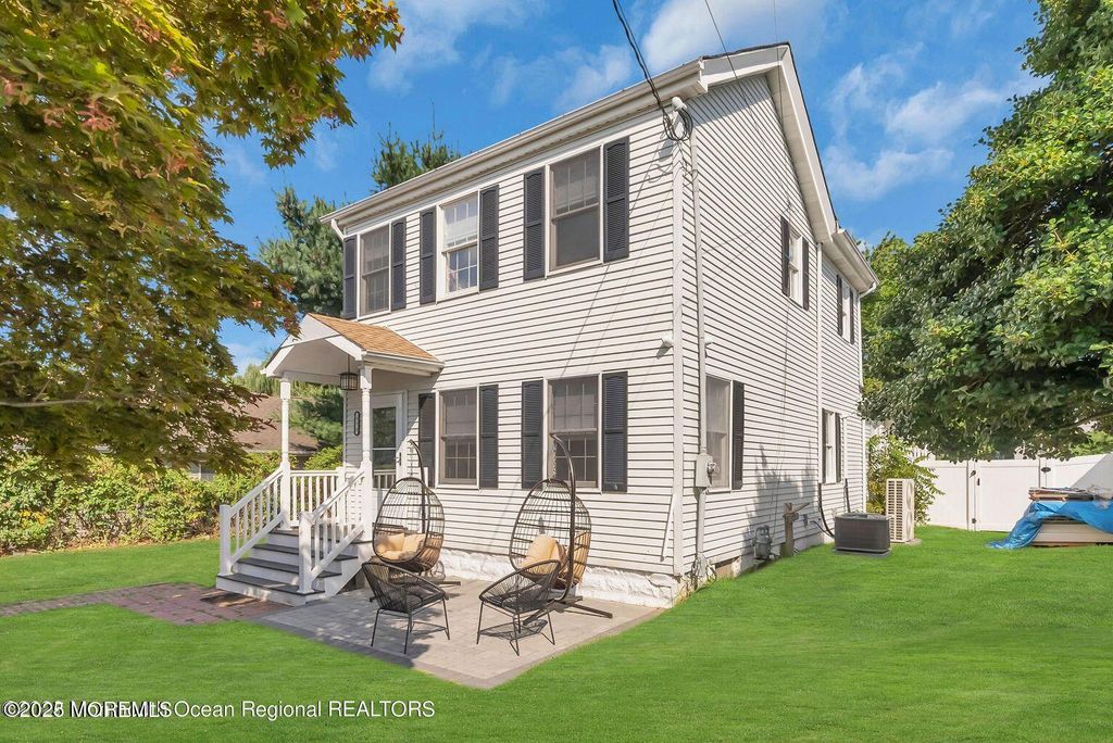 373 W Park Avenue, Oakhurst, NJ 07755