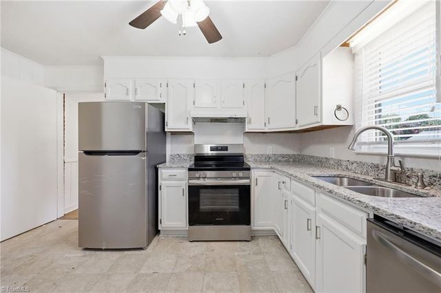 850 Minorcas Road, Winston-salem, NC 27106