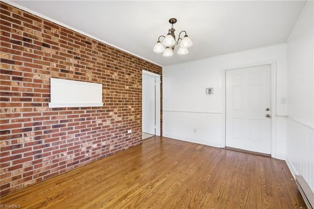 850 Minorcas Road, Winston-salem, NC 27106