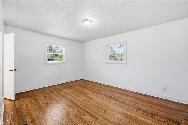 850 Minorcas Road, Winston-salem, NC 27106