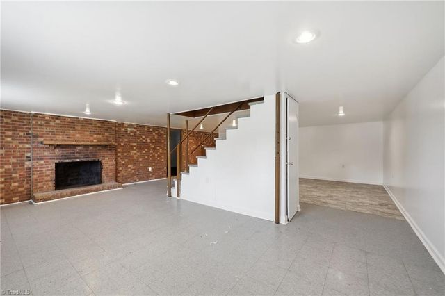 850 Minorcas Road, Winston-salem, NC 27106