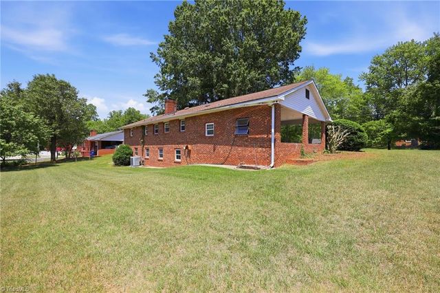 850 Minorcas Road, Winston-salem, NC 27106