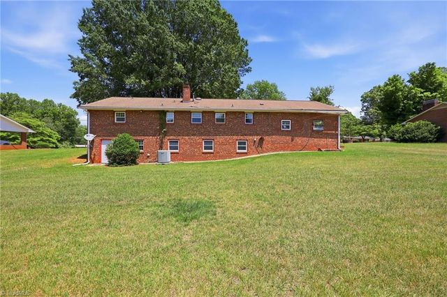 850 Minorcas Road, Winston-salem, NC 27106