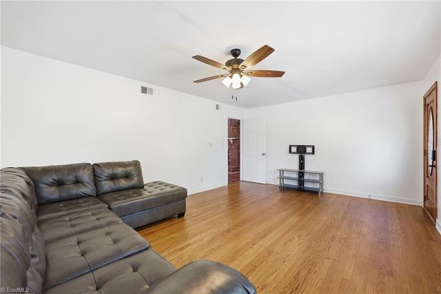 850 Minorcas Road, Winston-salem, NC 27106