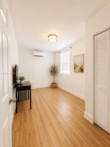 127 NW 47th Terrace N4, Miami, FL 33127