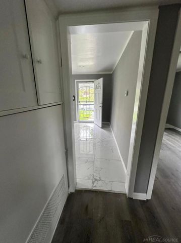 20300 Bloom Street, Detroit, MI 48234