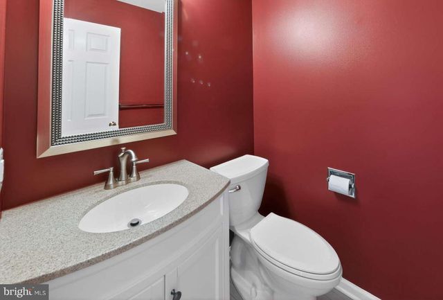 126 STEEPLECHASE DR, Elverson, PA 19520