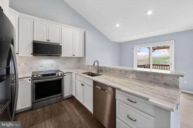 126 STEEPLECHASE DR, Elverson, PA 19520