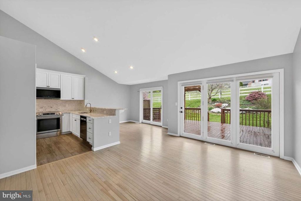 126 STEEPLECHASE DR, Elverson, PA 19520