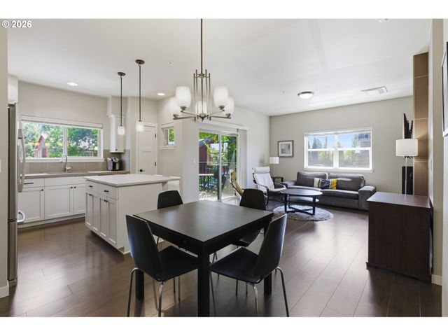 13925 Sw MERIDIAN St 202, Beaverton, OR 97005