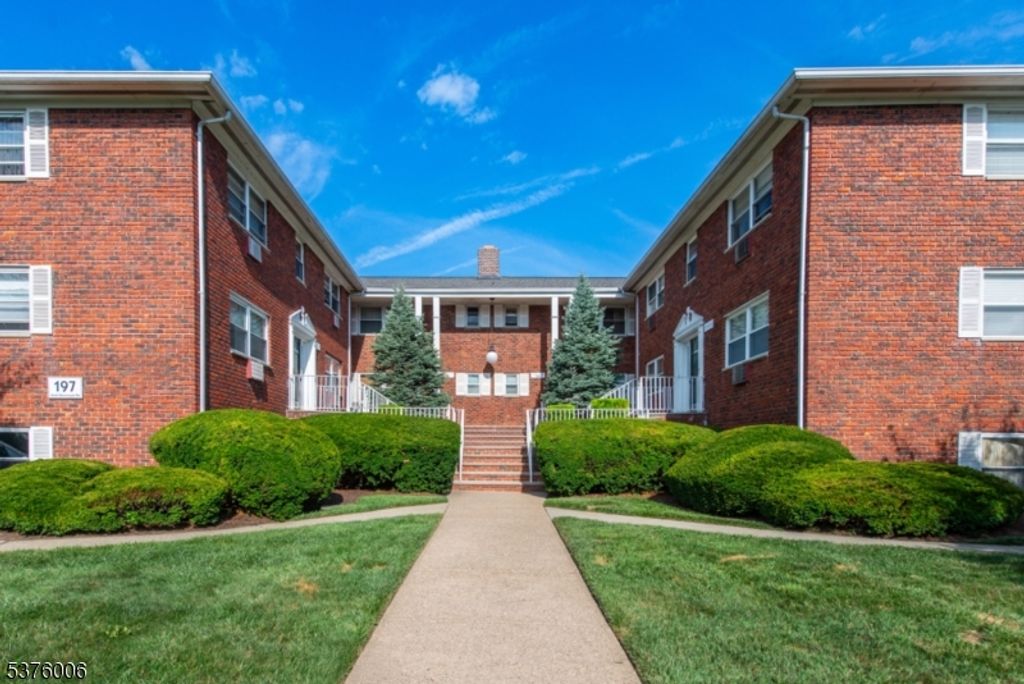 197 North Beverwyck Road, Parsippany-troy Hills Twp., NJ 07034