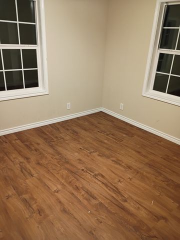 2112 W Bond Street, Denison, TX 75020