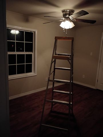 2112 W Bond Street, Denison, TX 75020