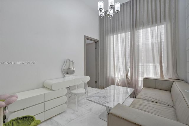 18985 Atlantic Blvd, Sunny Isles Beach, FL 33160