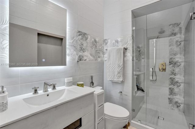 18985 Atlantic Blvd, Sunny Isles Beach, FL 33160