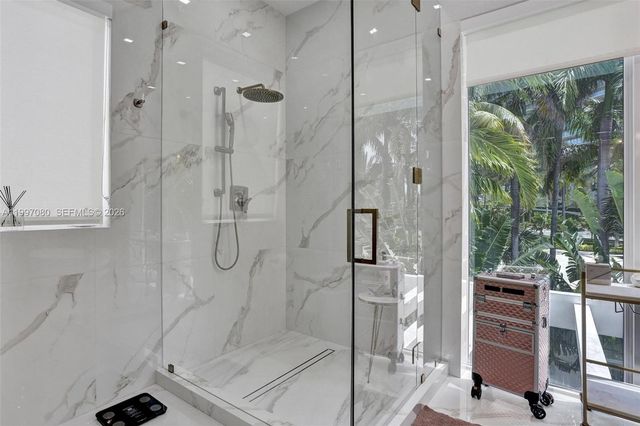 18985 Atlantic Blvd, Sunny Isles Beach, FL 33160