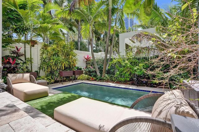 18985 Atlantic Blvd, Sunny Isles Beach, FL 33160