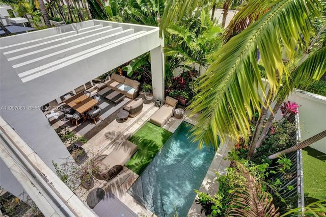 18985 Atlantic Blvd, Sunny Isles Beach, FL 33160
