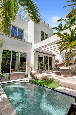 18985 Atlantic Blvd, Sunny Isles Beach, FL 33160