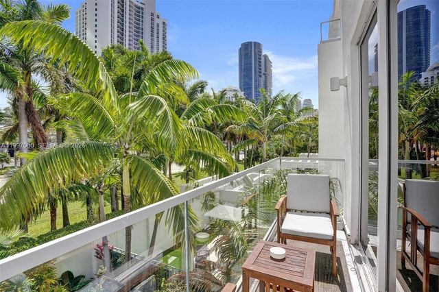 18985 Atlantic Blvd, Sunny Isles Beach, FL 33160