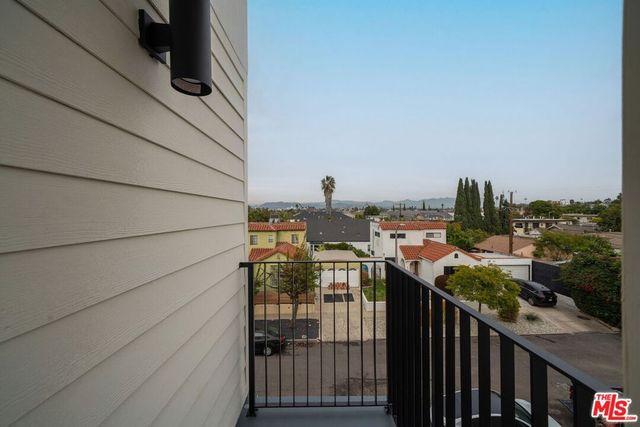 1800 S Highland Avenue, Los Angeles, CA 90019