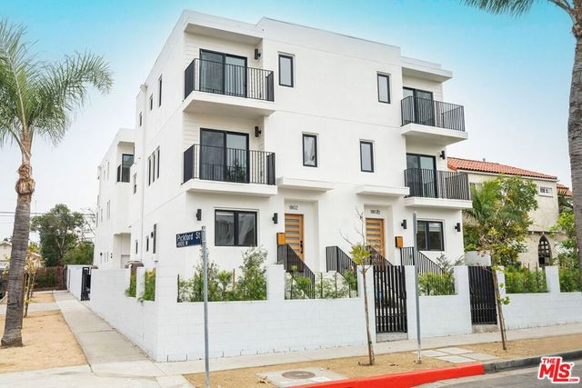 1800 S Highland Avenue, Los Angeles, CA 90019