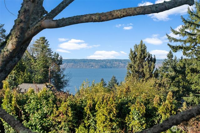 15233 22nd Avenue SW, Burien, WA 98166