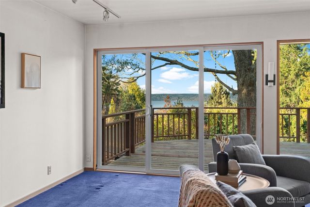 15233 22nd Avenue SW, Burien, WA 98166