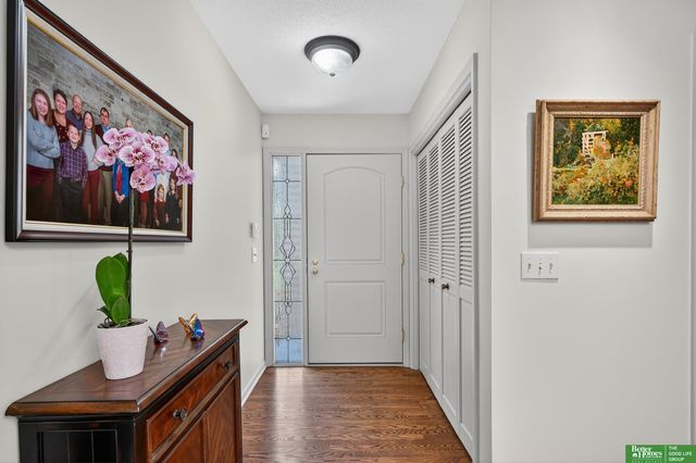 832 S 112 Plaza, Omaha, NE 68154