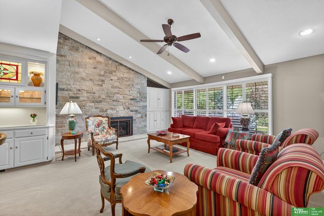 832 S 112 Plaza, Omaha, NE 68154