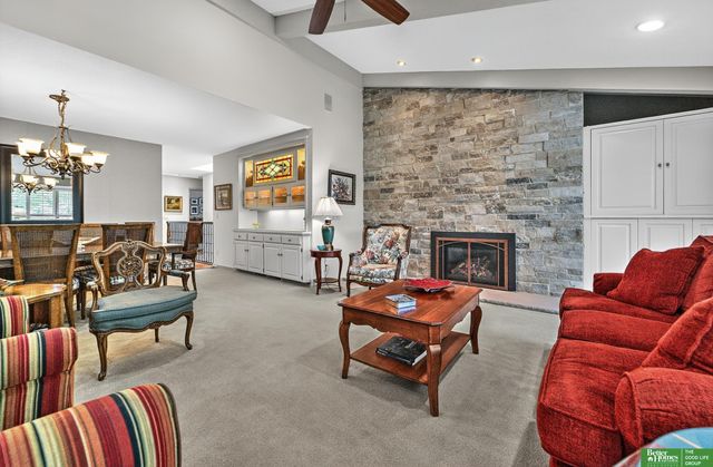 832 S 112 Plaza, Omaha, NE 68154