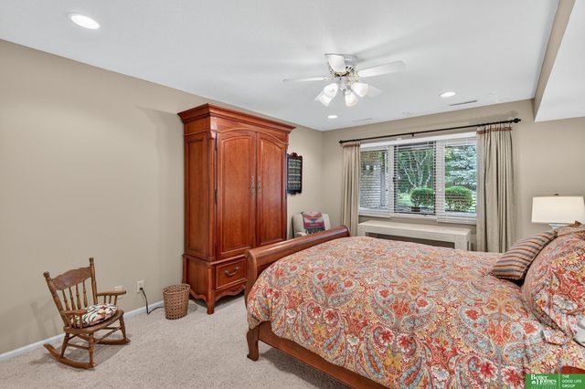 832 S 112 Plaza, Omaha, NE 68154