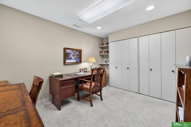 832 S 112 Plaza, Omaha, NE 68154