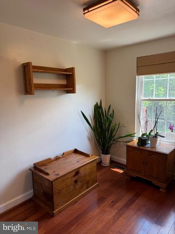 5 ALDEN CT, Sterling, VA 20165